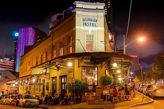 Australian Hotel